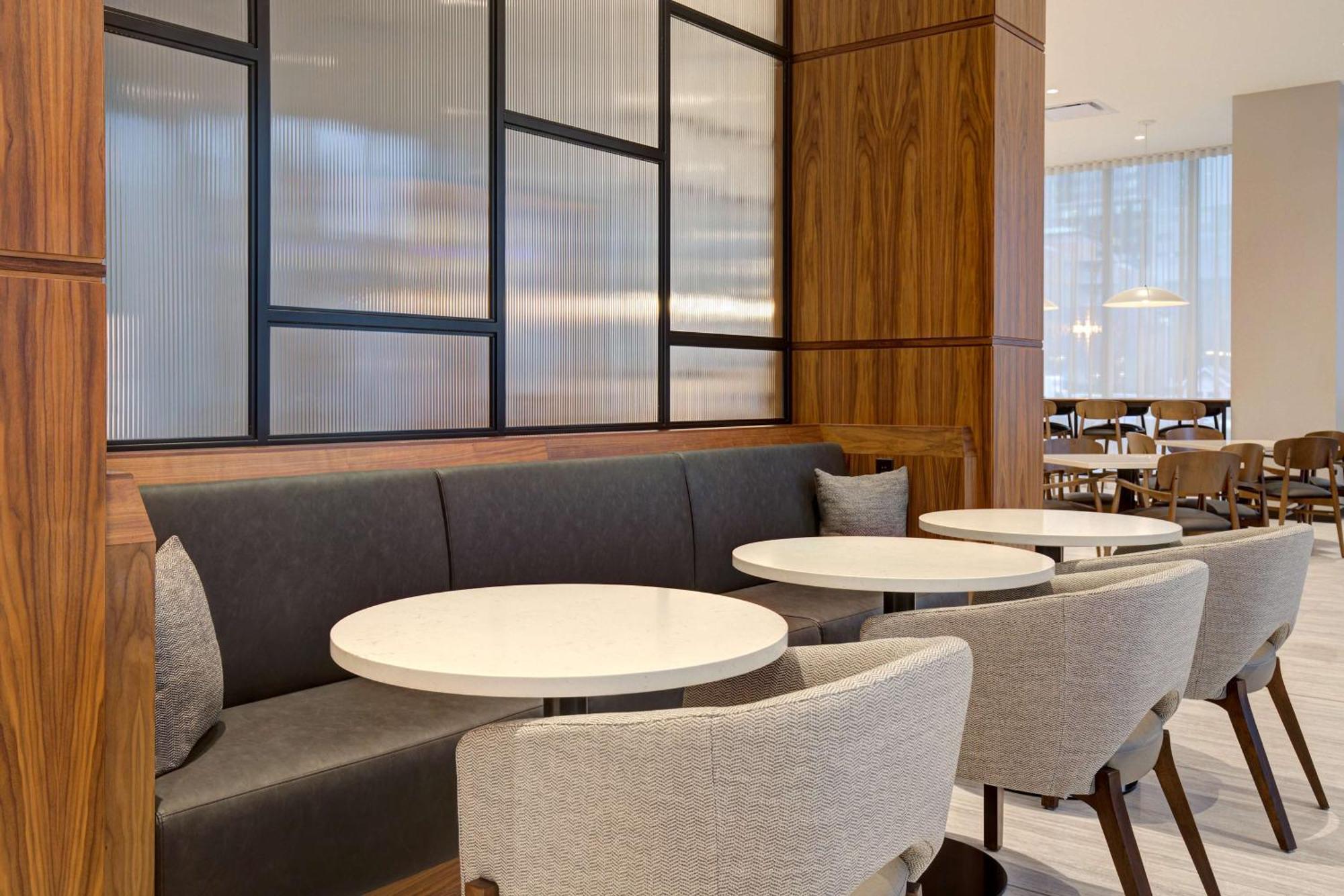 Homewood Suites By Hilton Montreal Downtown المظهر الخارجي الصورة